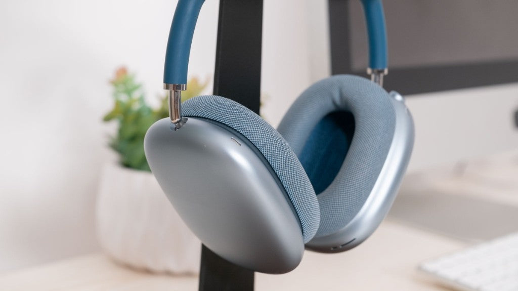 AirPods Max wireless headphones silver — iZone Lebanon product photo